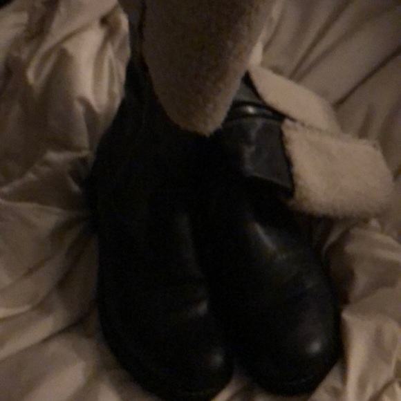 Winter boots - Picture 1 of 3